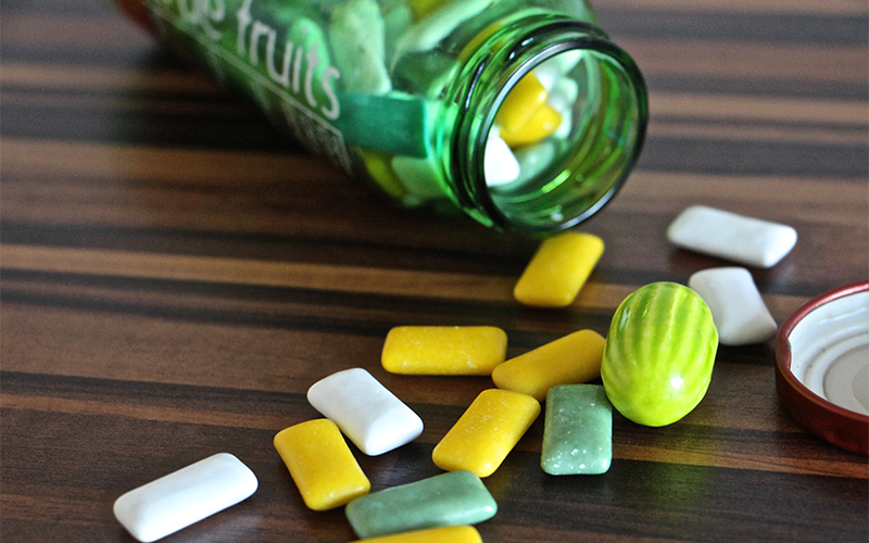 Pure biological extraction of xylitol